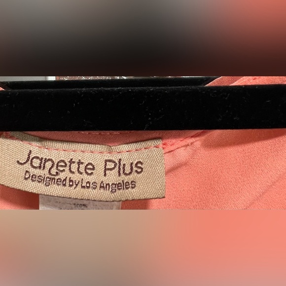 Janette Plus Coral Blouse - Picture 2 of 3